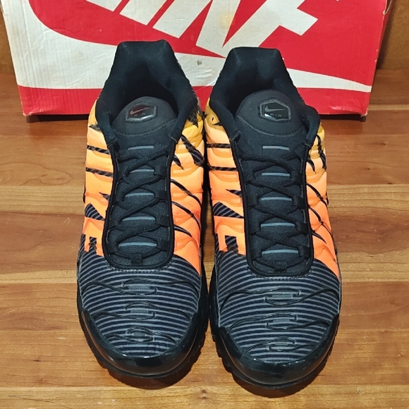 Nike Air Max Plus 'Mercurial Black Orange' - Picture 4 of 16